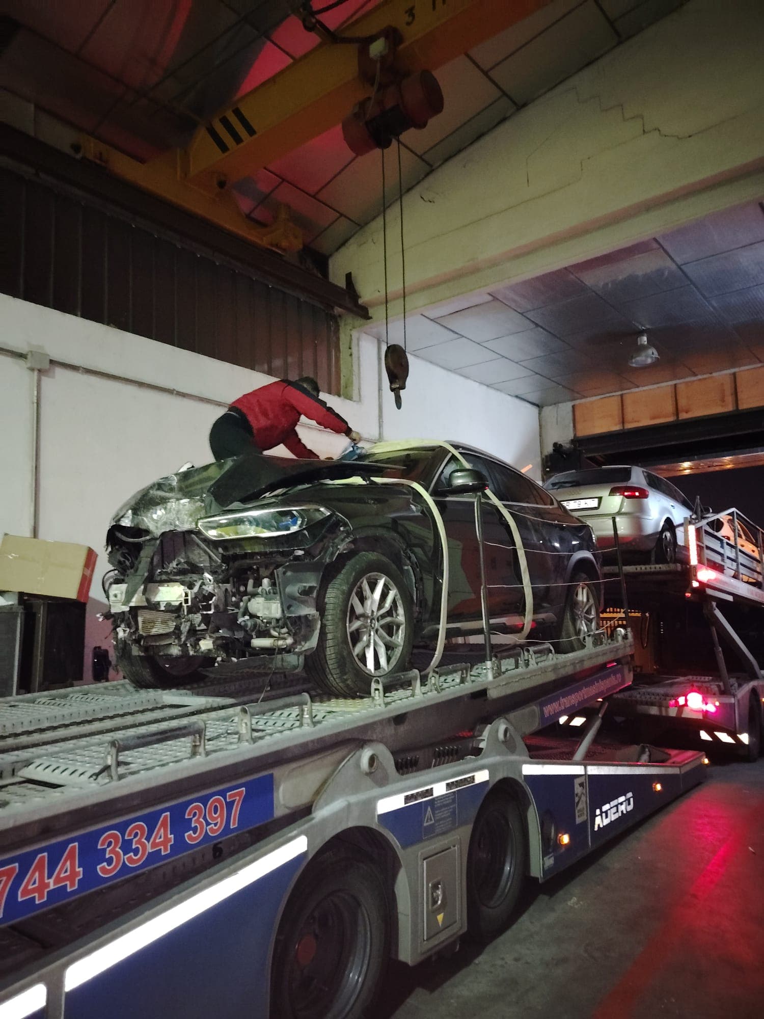 Transport mașină avariată